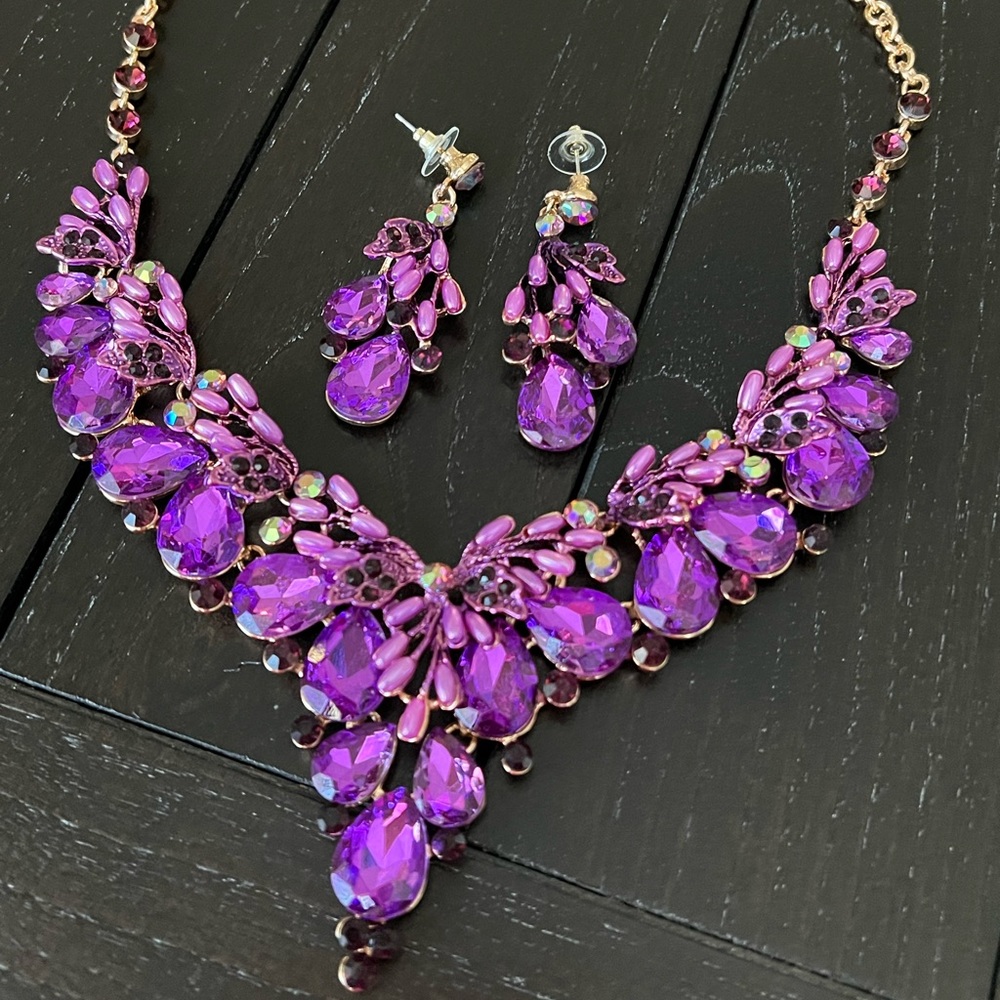 Statement Necklace NWOT